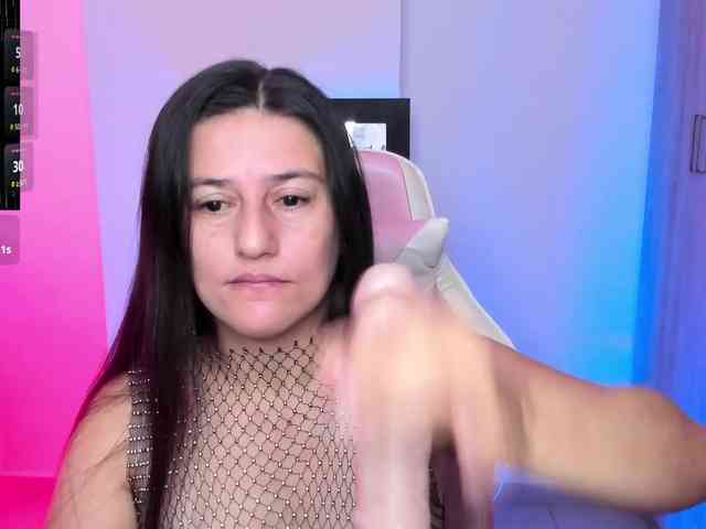 Saskyaajohnson webcam