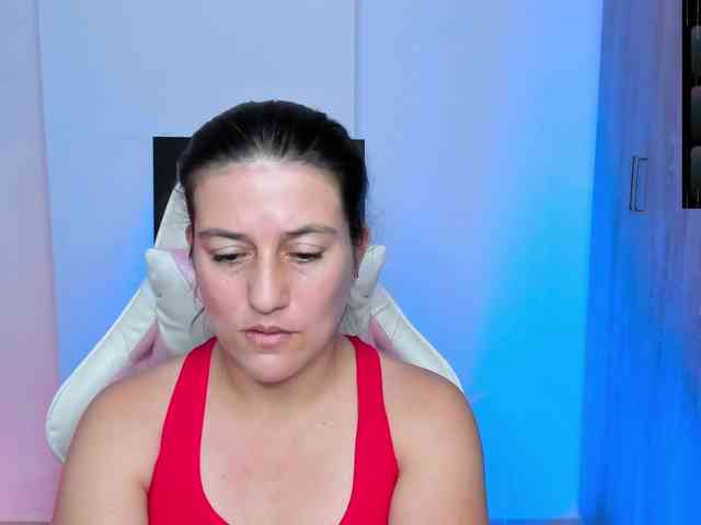 Saskyaajohnson webcam