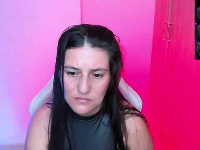 Saskyaajohnson webcam