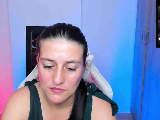 Saskyaajohnson webcam