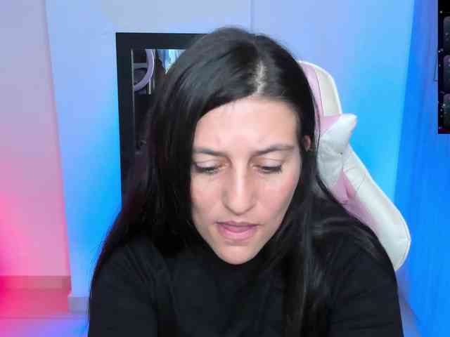 Saskyaajohnson webcam