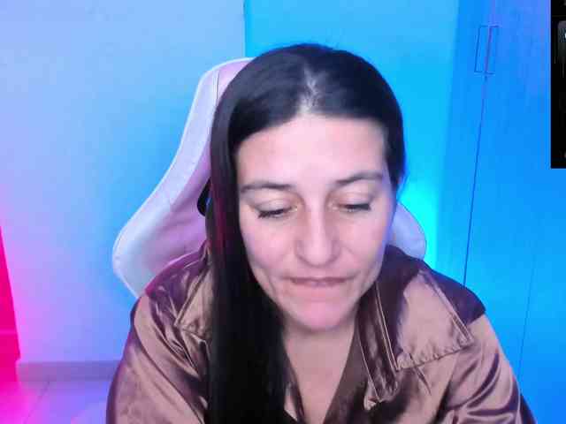 Saskyaajohnson webcam