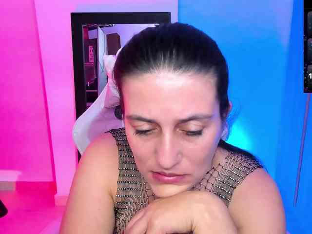 Saskyaajohnson webcam