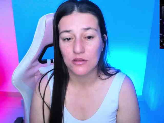 Saskyaajohnson webcam