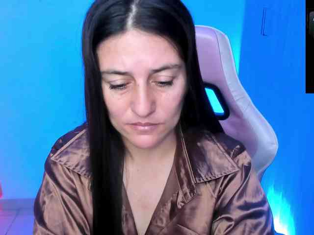 Saskyaajohnson webcam