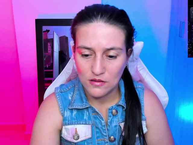 Saskyaajohnson webcam