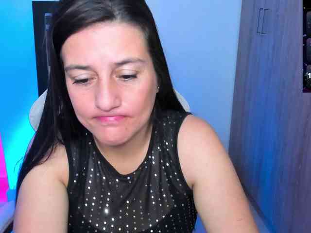 Saskyaajohnson's webcam live show