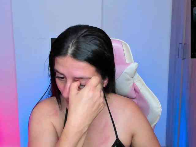 Saskyaajohnson webcam