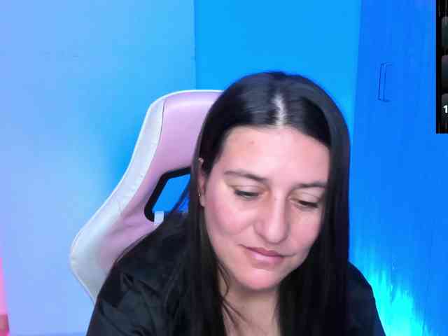 Saskyaajohnson webcam