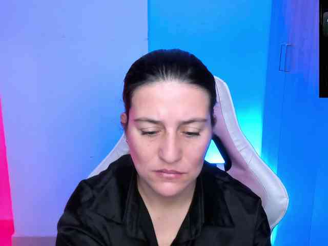 Saskyaajohnson webcam