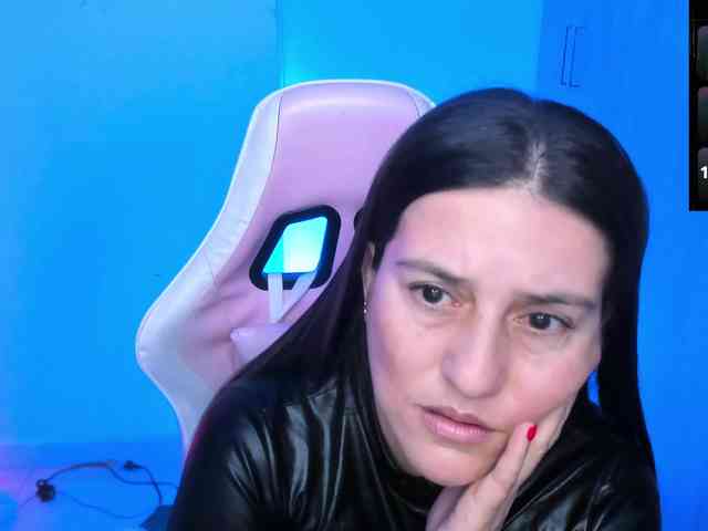 Saskyaajohnson webcam