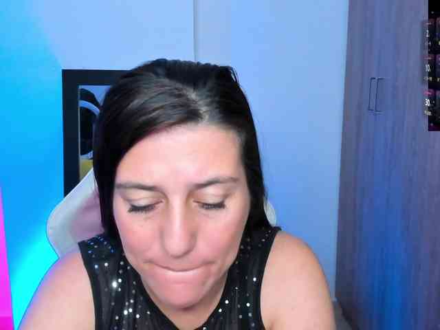 Saskyaajohnson webcam