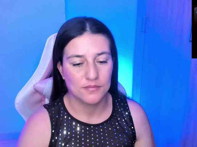 Saskyaajohnson webcam