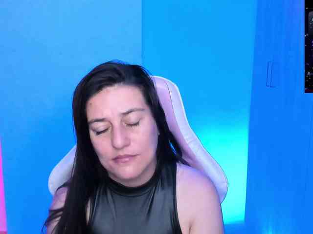 Saskyaajohnson webcam