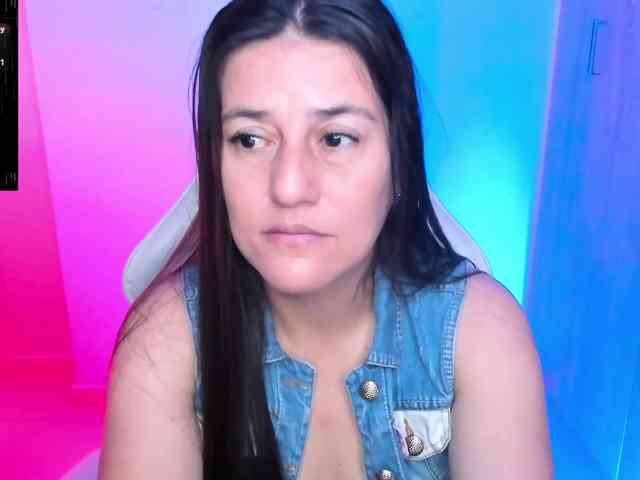 Saskyaajohnson webcam