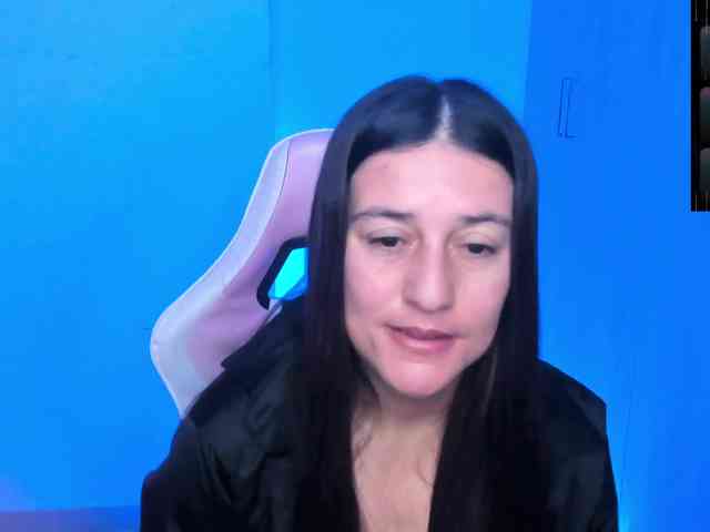 Saskyaajohnson webcam