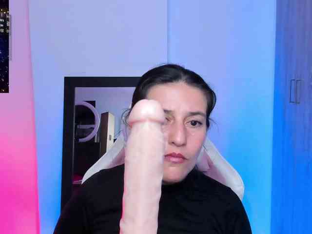 Saskyaajohnson webcam