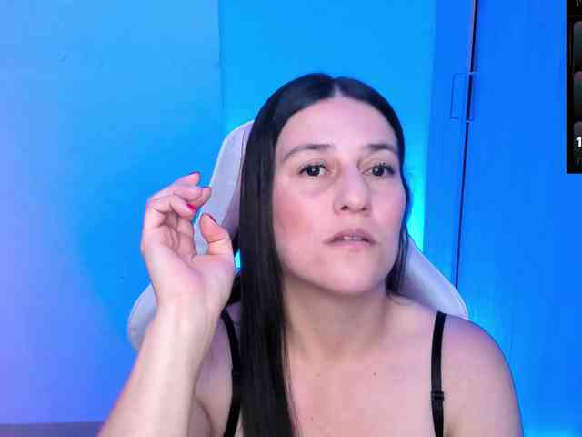 Saskyaajohnson webcam