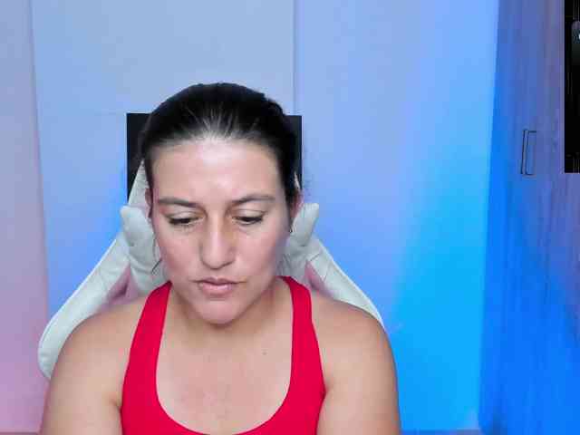 Saskyaajohnson webcam