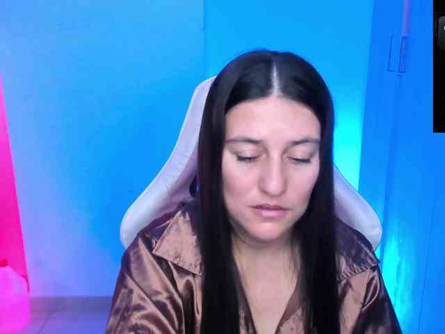 Saskyaajohnson webcam