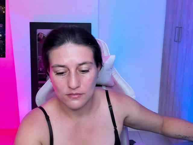 Saskyaajohnson webcam