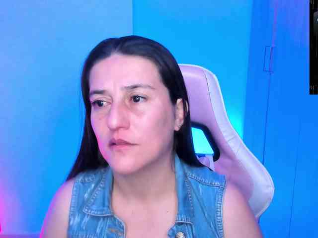 Saskyaajohnson webcam