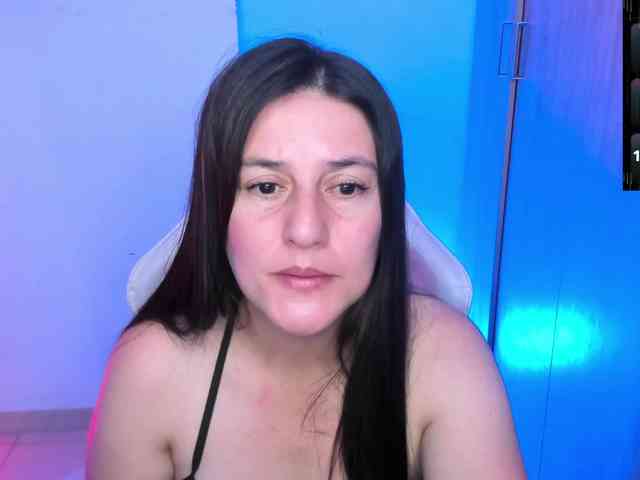 Saskyaajohnson webcam