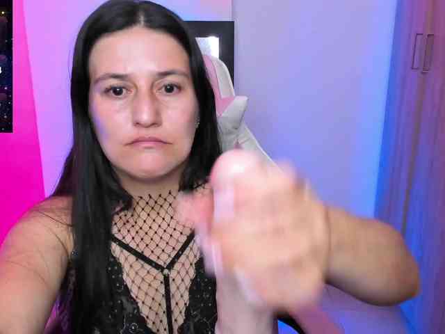 Saskyaajohnson webcam