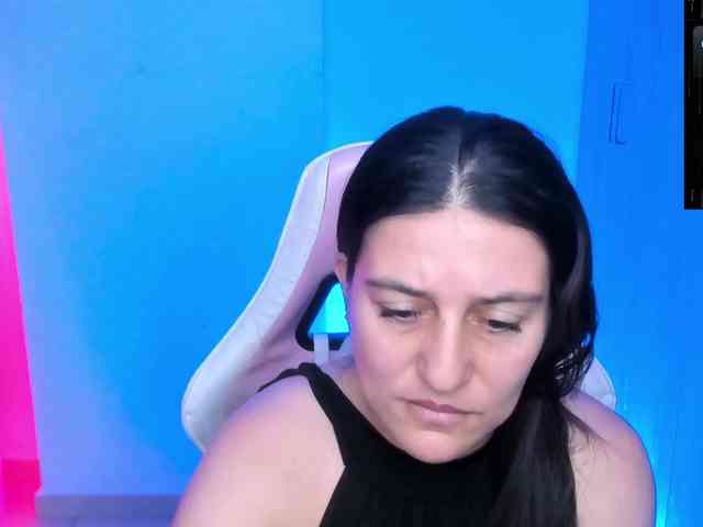 Saskyaajohnson webcam