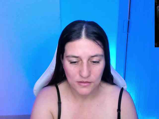 Saskyaajohnson webcam