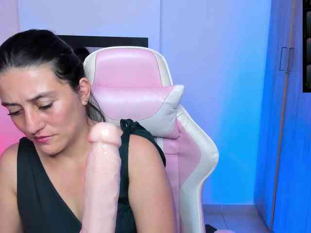 Saskyaajohnson webcam