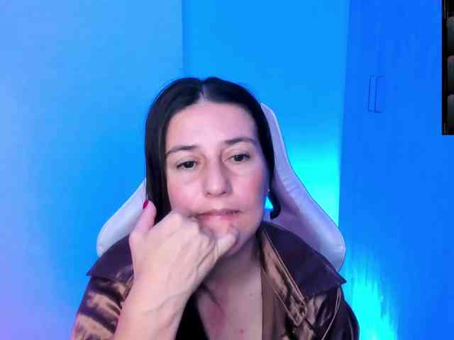 Saskyaajohnson webcam