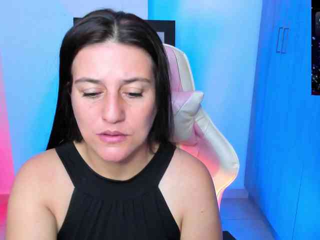 Saskyaajohnson webcam