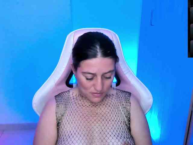 Saskyaajohnson webcam