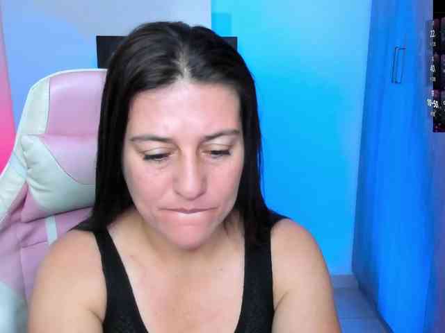 Saskyaajohnson webcam