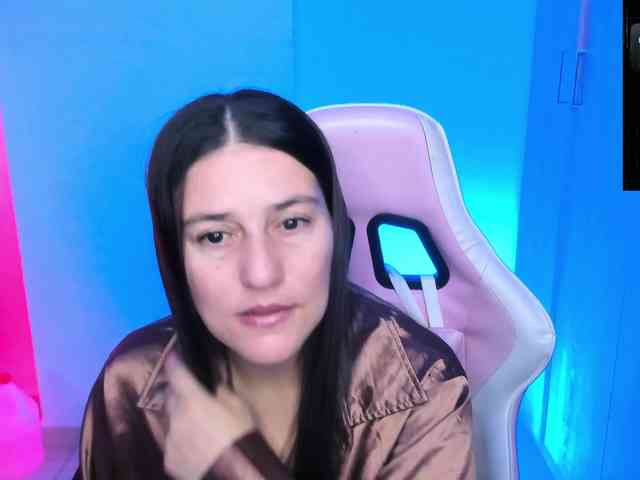 Saskyaajohnson webcam