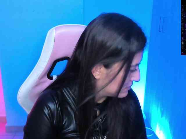 Saskyaajohnson webcam