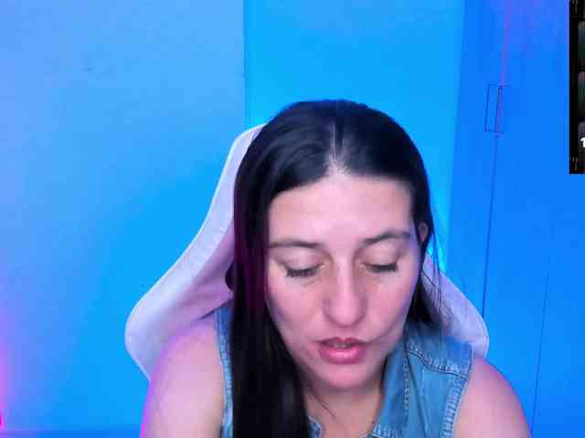 Saskyaajohnson webcam