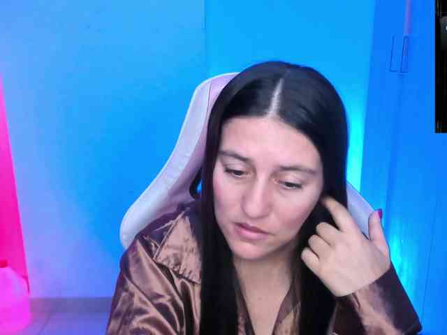 Saskyaajohnson webcam