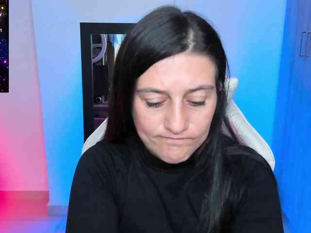 Saskyaajohnson webcam