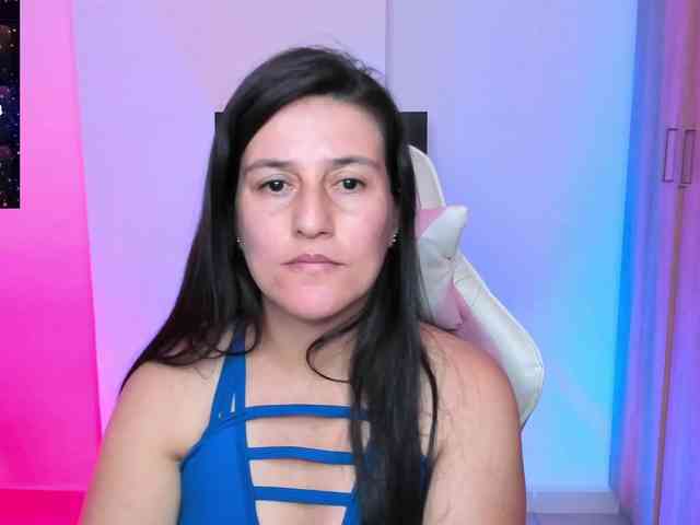 Saskyaajohnson webcam