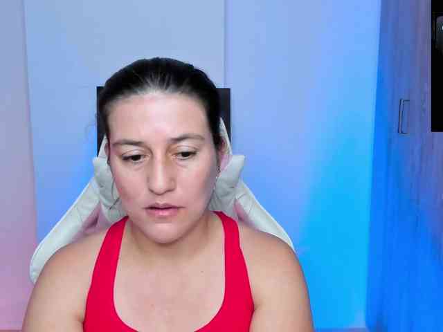 Saskyaajohnson webcam