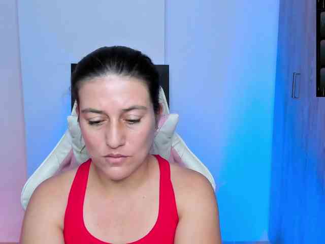 Saskyaajohnson webcam