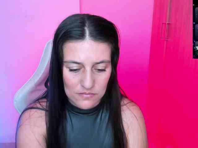 Saskyaajohnson webcam