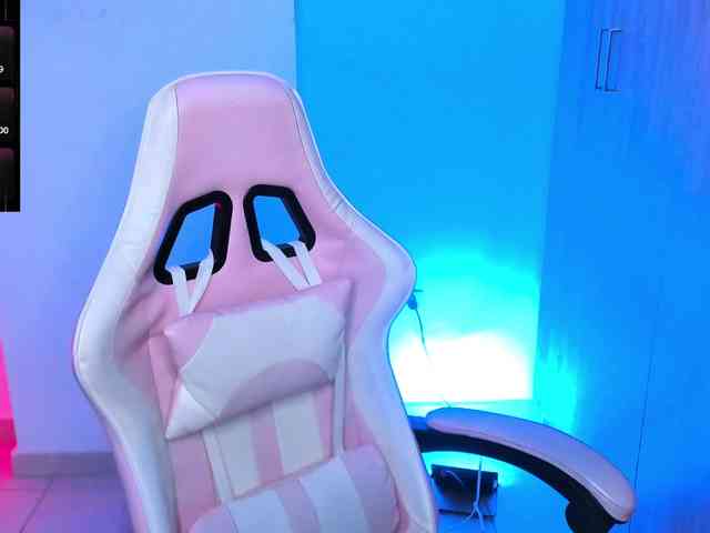 Saskyaajohnson webcam