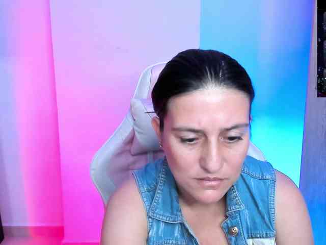 Saskyaajohnson webcam