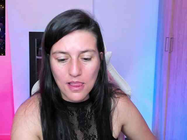 Saskyaajohnson webcam
