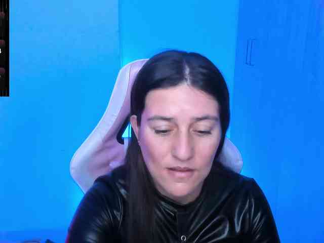 Saskyaajohnson webcam