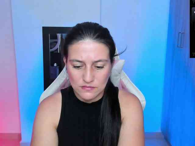 Saskyaajohnson webcam