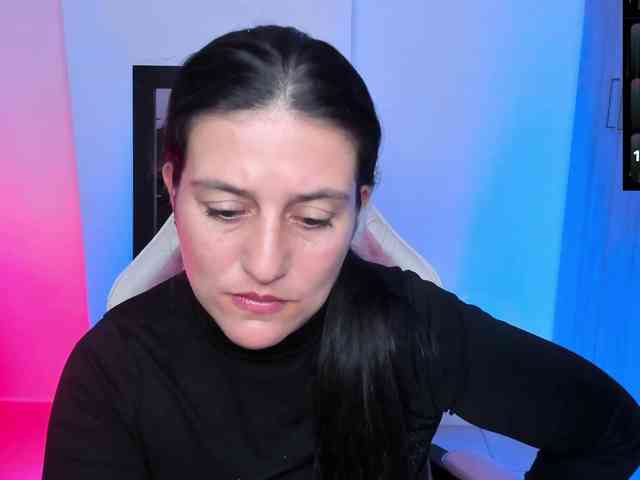 Saskyaajohnson webcam